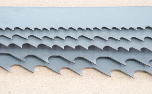 太原带锯床上的钢丝刷，对于带锯条的重要性